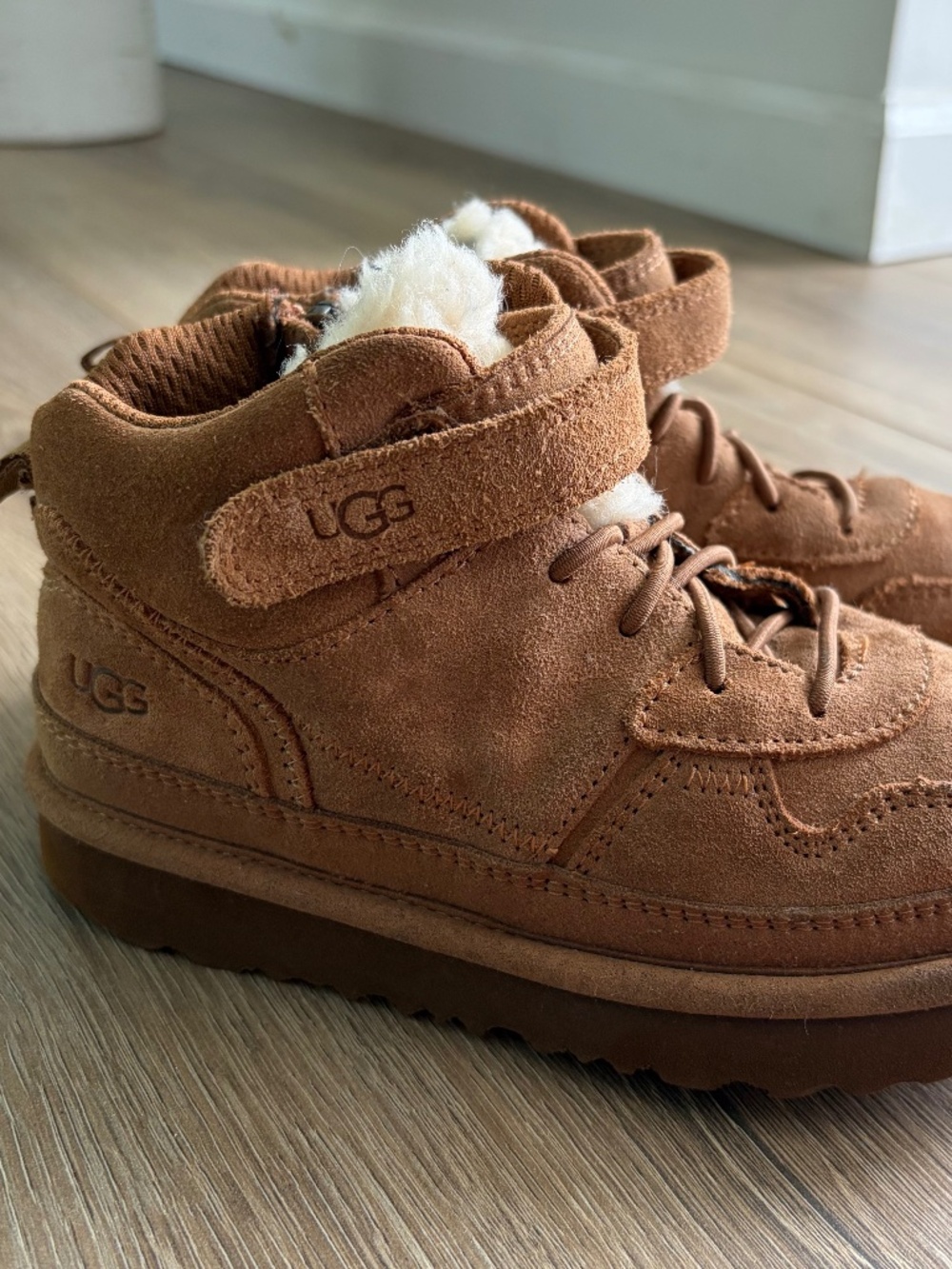 Ugg Neumel Platform Kids Boots l 12US
